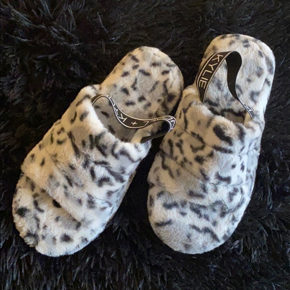 Kendall + Kylie leopard slippers
